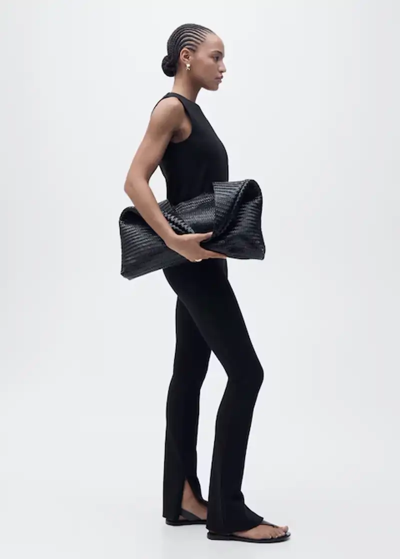 Pantalón skinny bajo aberturas de Mango 25,99 euros 
