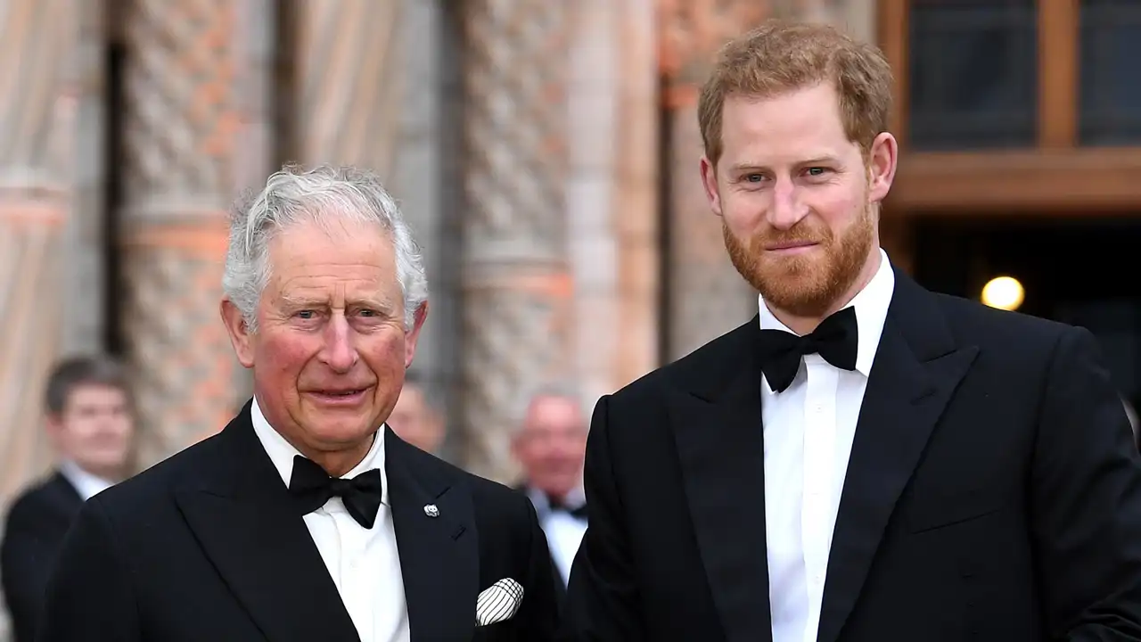 La prensa italiana pone el foco en el último desplante del Rey Carlos al Príncipe Harry