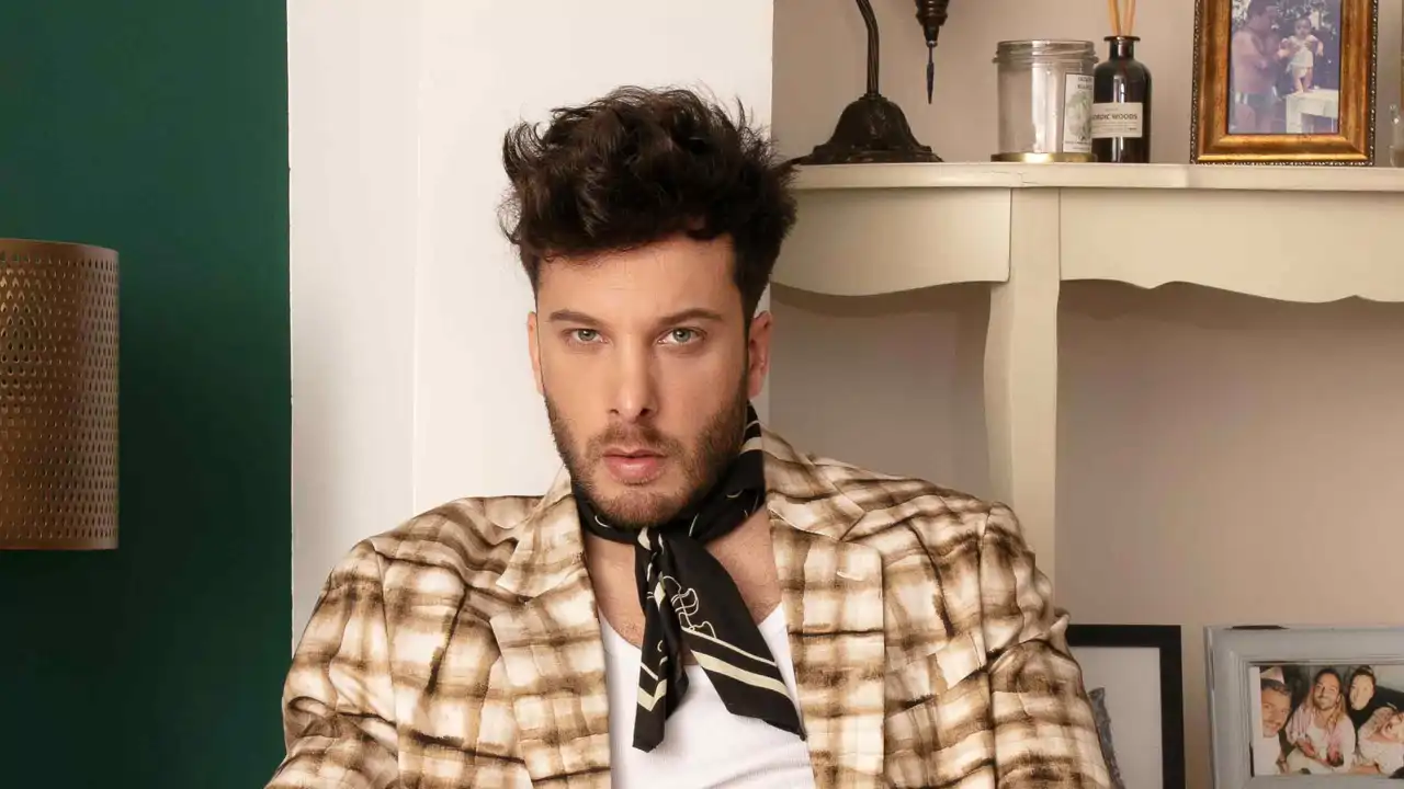 Blas Cantó nos abre en exclusiva las puertas de su impresionante casa con piscina: “Cuando eres famoso, todo el mundo quiere algo de ti”