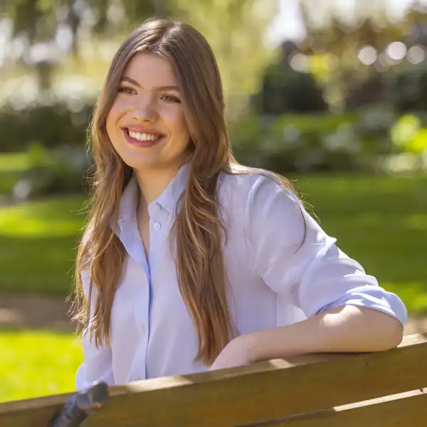 La infanta Sofía, con su mejor de las sonrisas en su posado oficial.