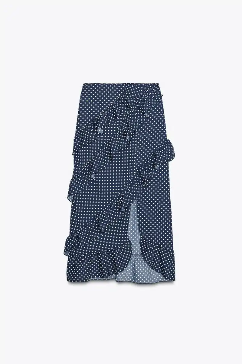 Falda midi lunares volantes de Zara 25,95 euros